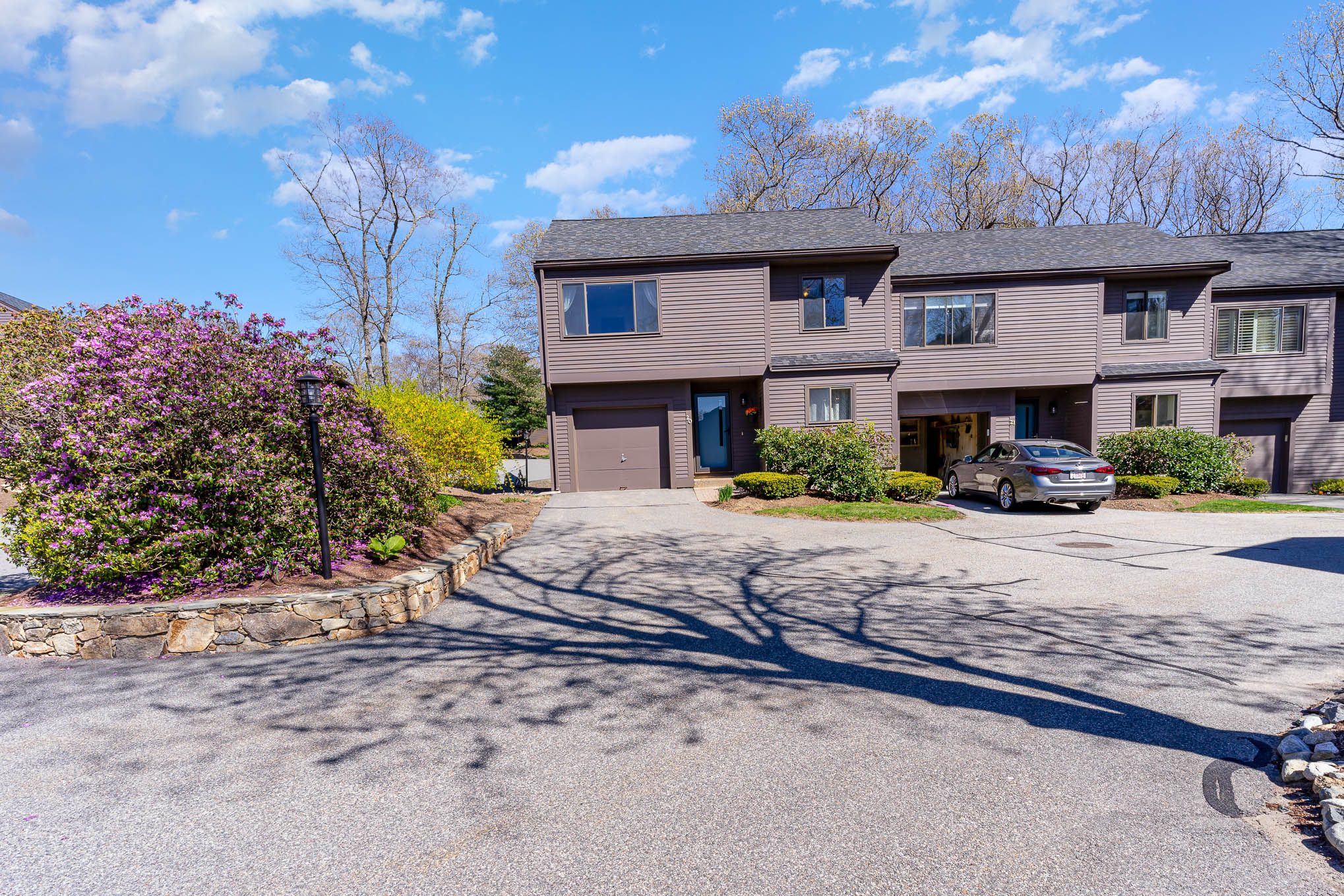 Exterior of 401 Colonial Drive